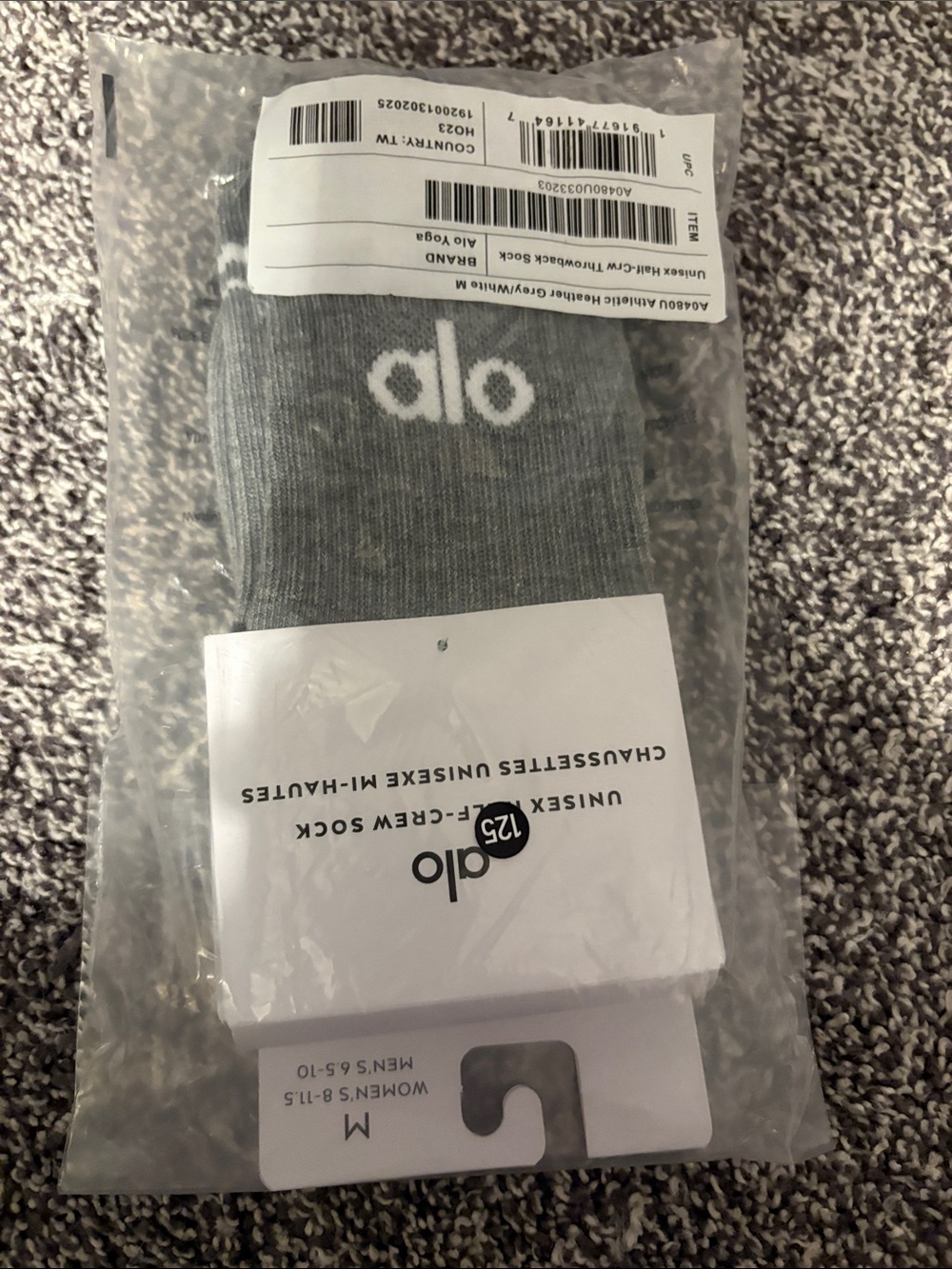 ALO Yoga Unisex Half Crew Socks - Picture 5 of 6